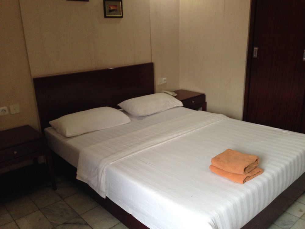 Hotel Mustika Senen Джакарта Экстерьер фото