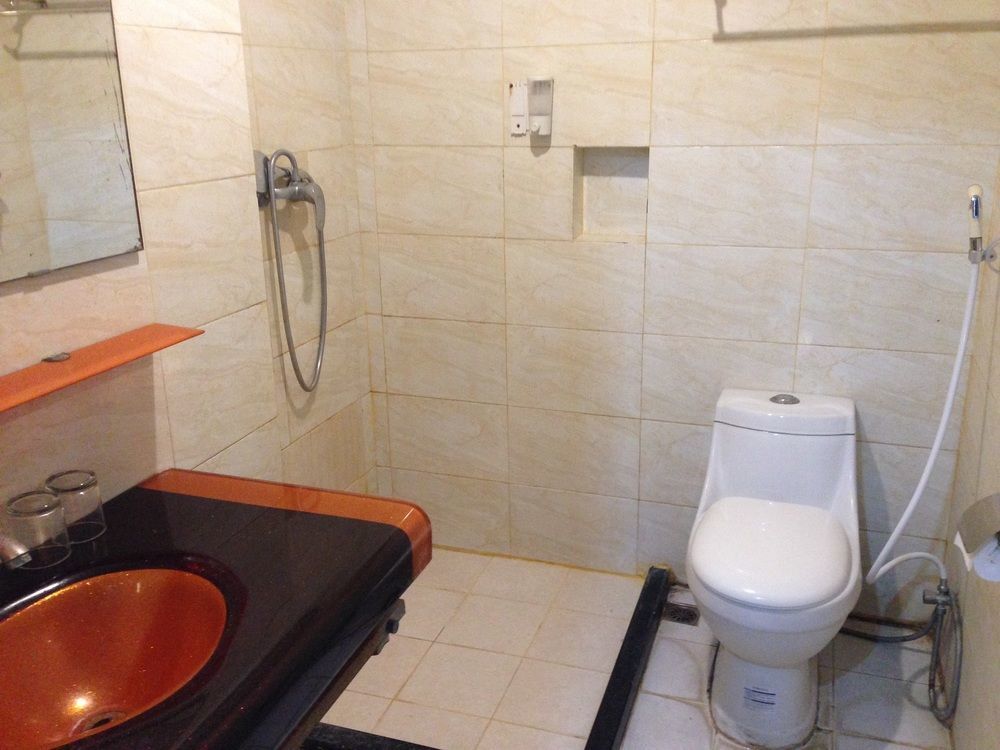 Hotel Mustika Senen Джакарта Экстерьер фото
