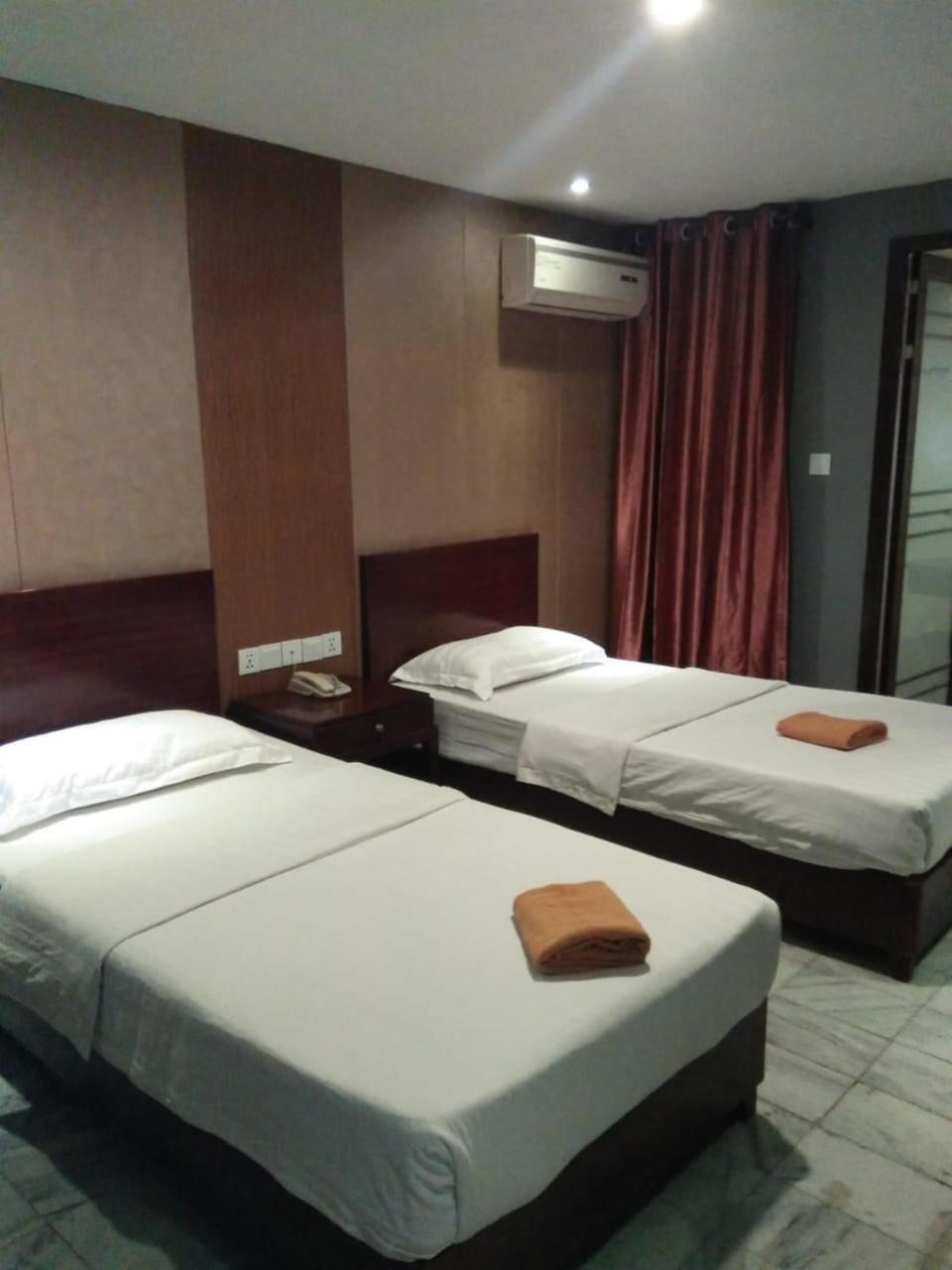 Hotel Mustika Senen Джакарта Экстерьер фото