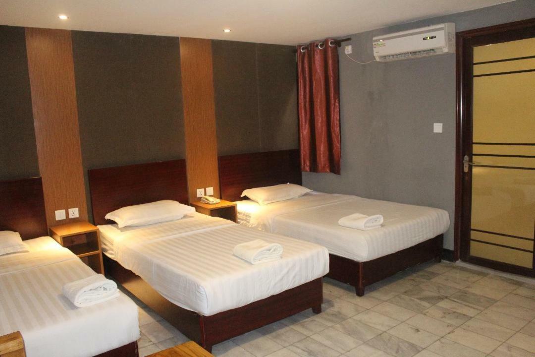 Hotel Mustika Senen Джакарта Экстерьер фото